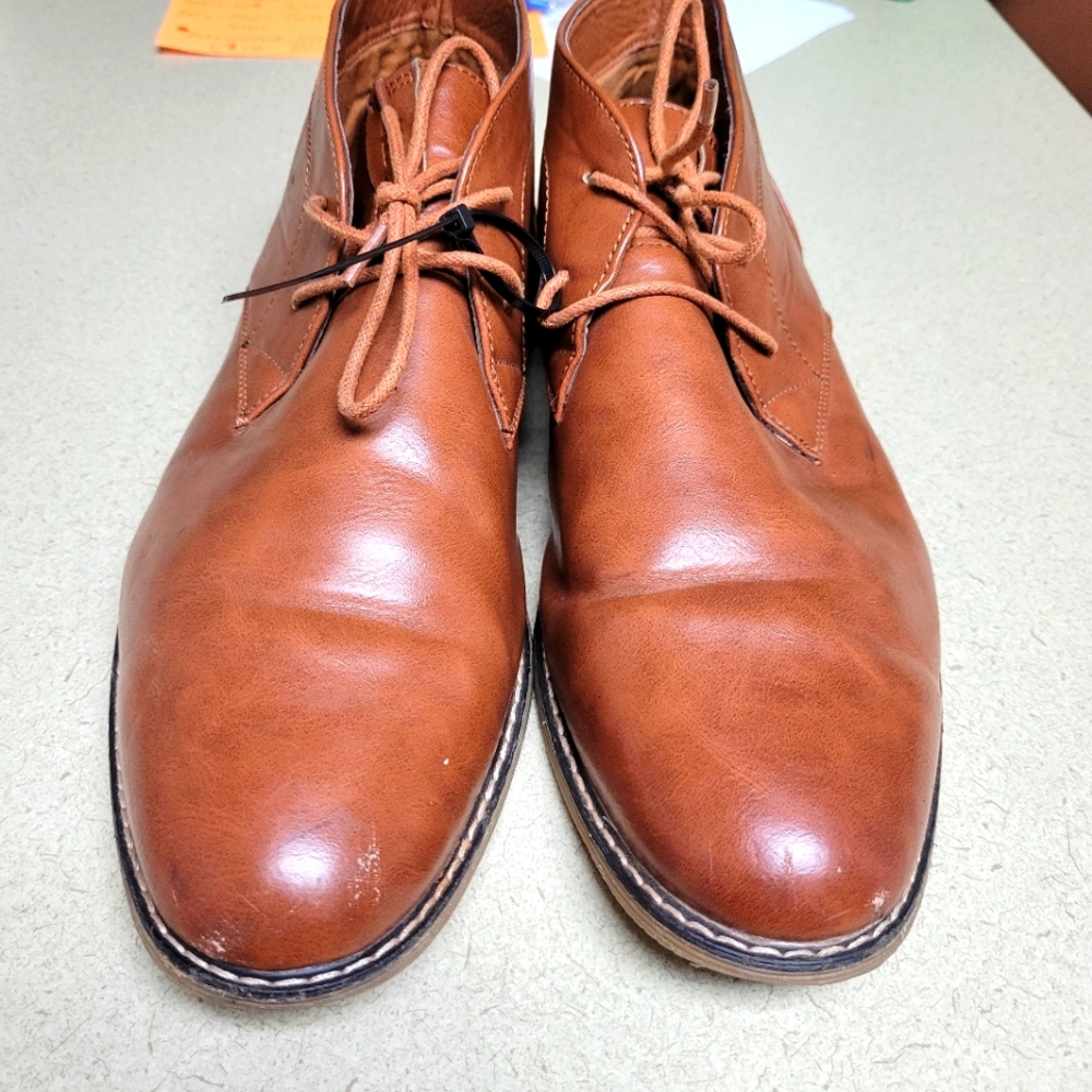 London Fog Collection Blackburn size 13M memory foam ankle light brown shoes.